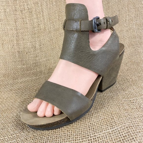 OTBT Shoes - OTBT sandals sling back ankle strap open toe block high heels leather sz 8 M